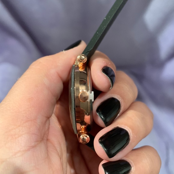 NEW Black and Rose Gold Geneva Quartz Watch - Picture 8 of 8